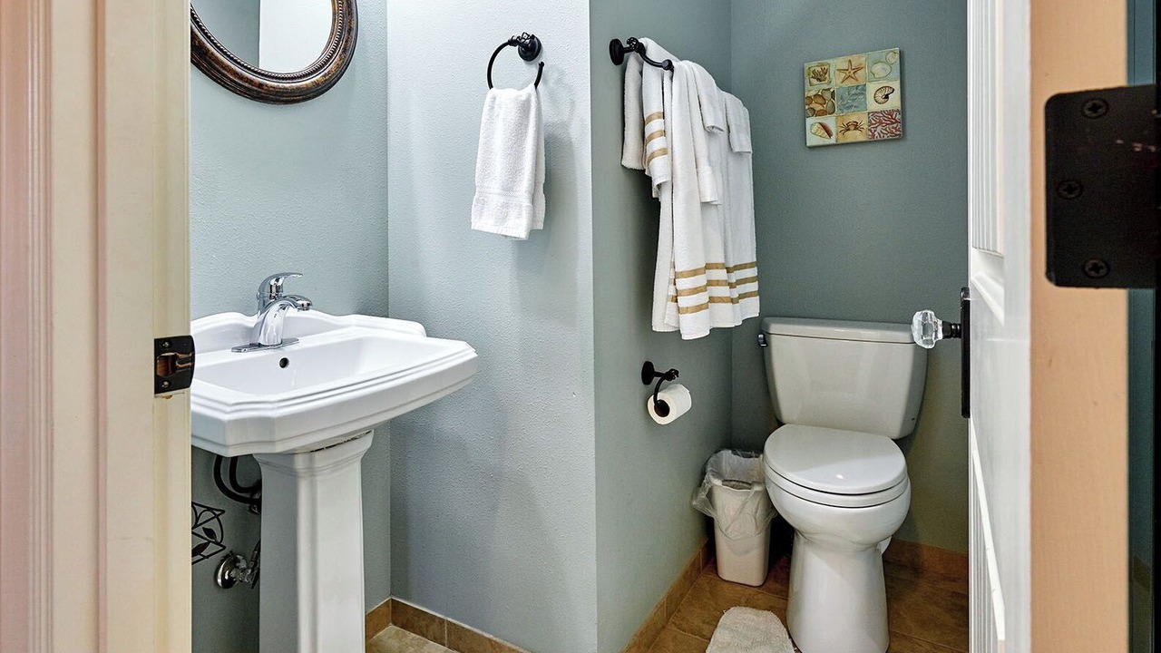 Photo of Bathroom in Gleneden Beach