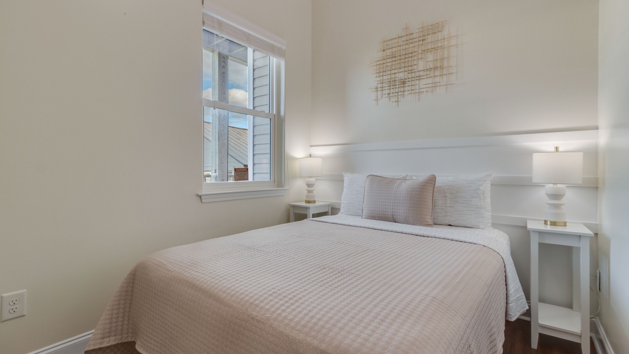 Photo of Bedroom in Cherry Grove Beach