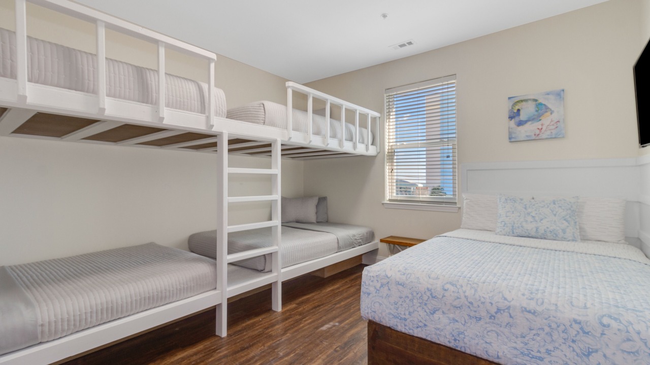 Photo of Bedroom in Cherry Grove Beach