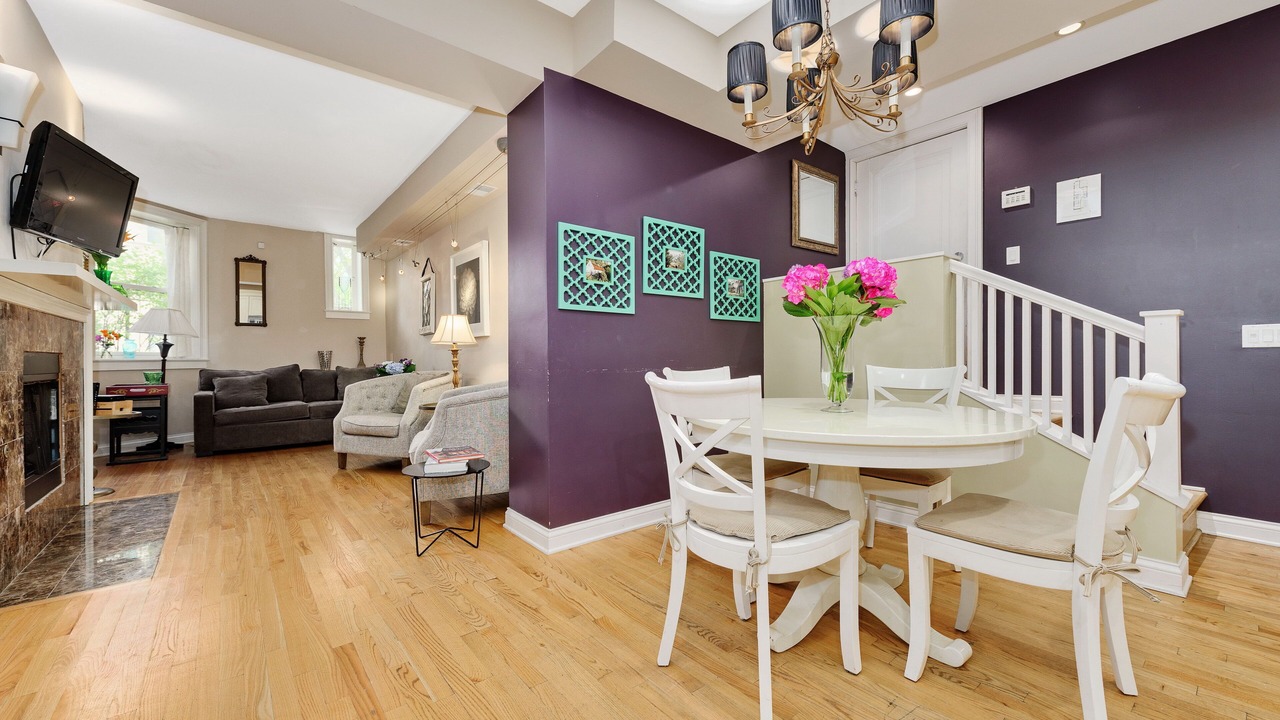 Photo of Livingroom in Rogers Park