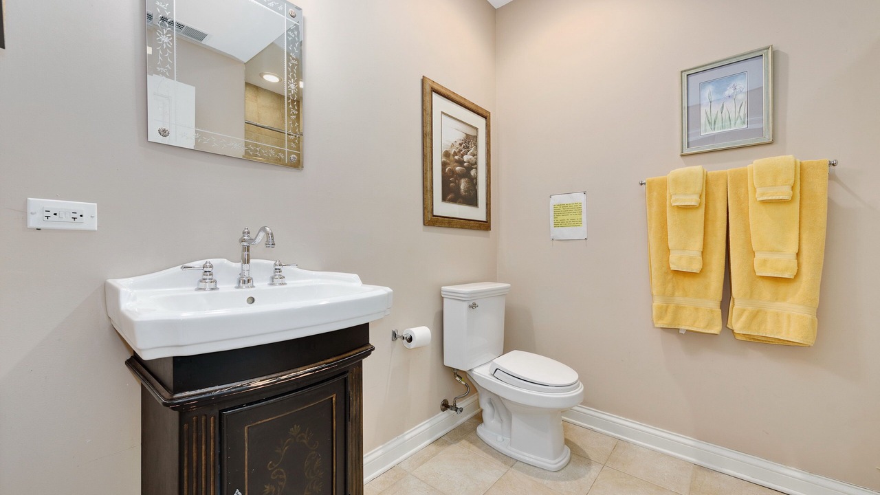 Photo of Bathroom in Rogers Park