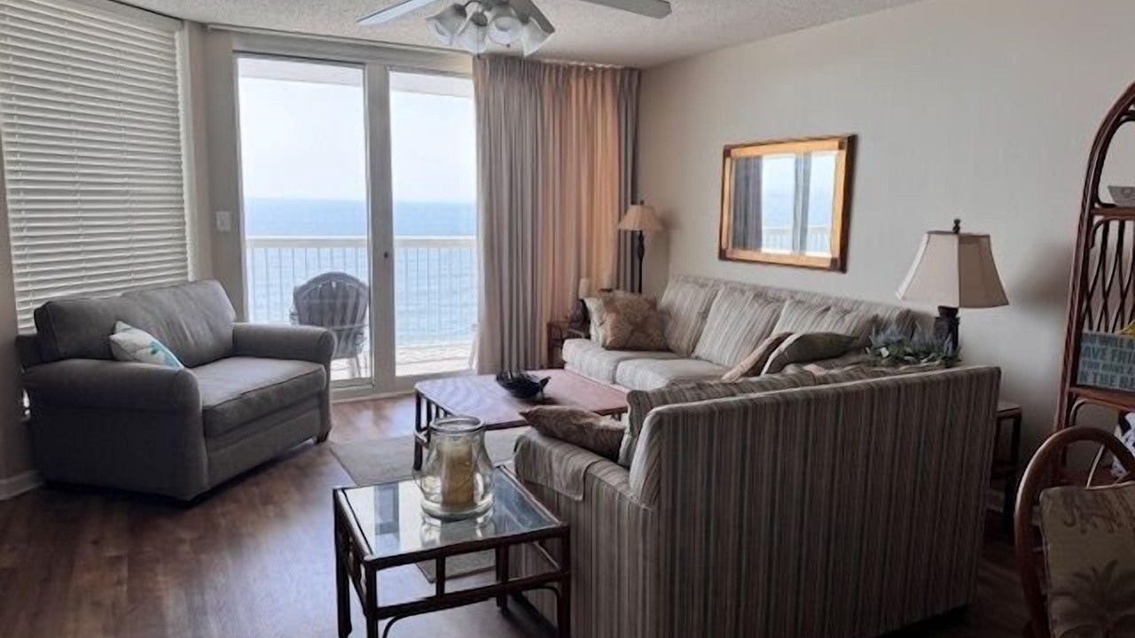 Photo of Livingroom in North Myrtle Beach
