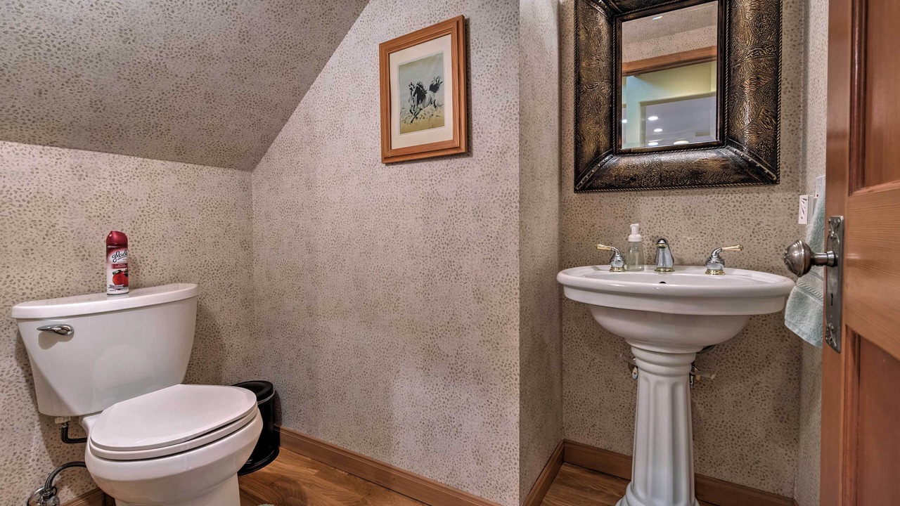 Photo of Others in Gold Bar