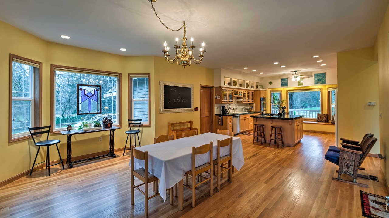 Photo of Others in Gold Bar