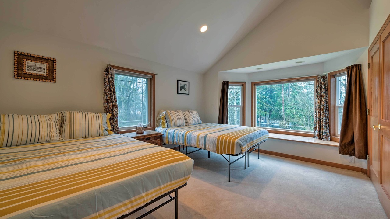 Photo of Others in Gold Bar