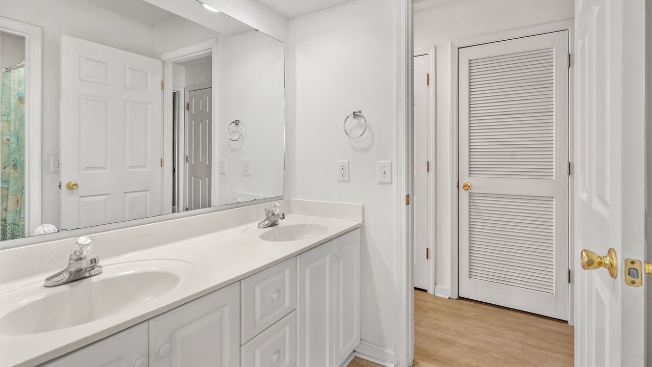 Photo of Bathroom in Cherry Grove Beach