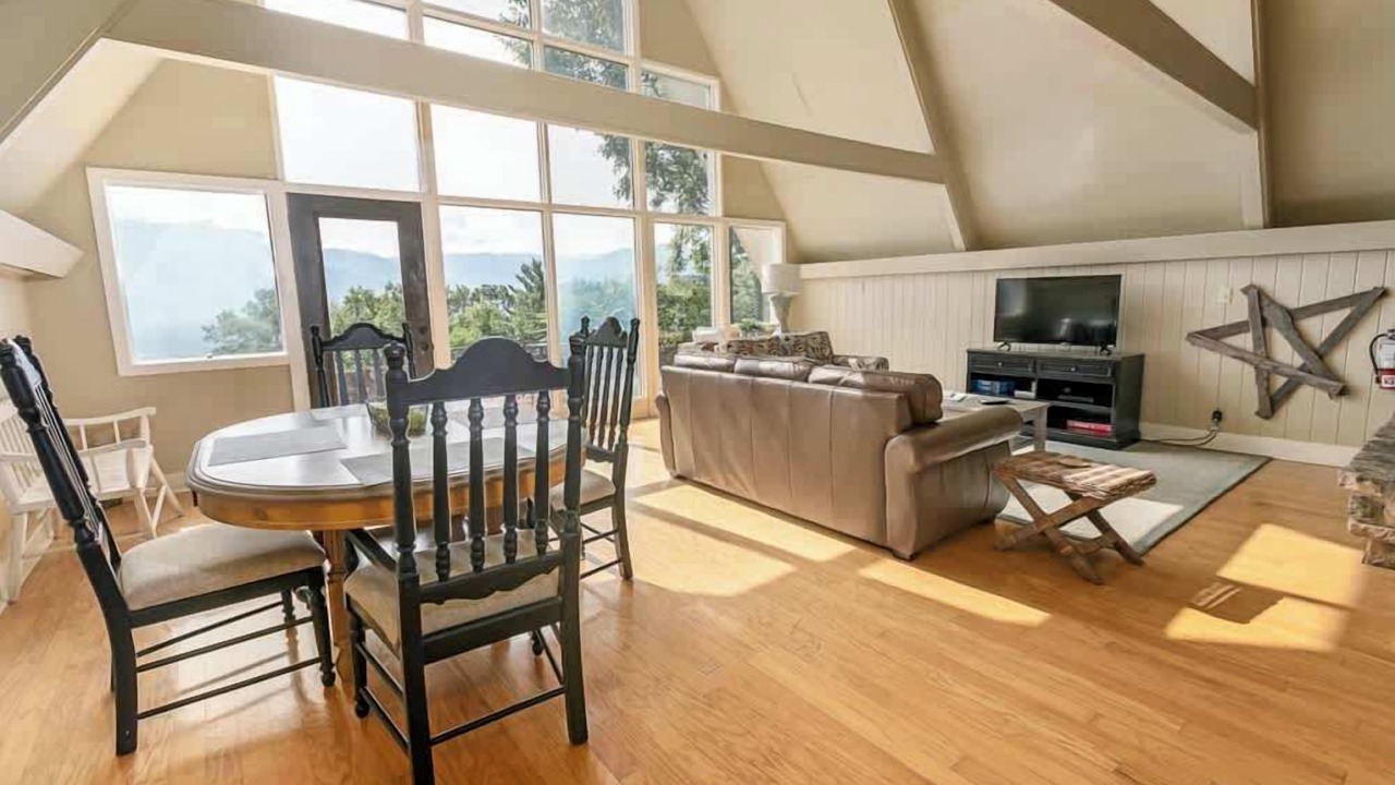 Photo of Livingroom in Chalet Village