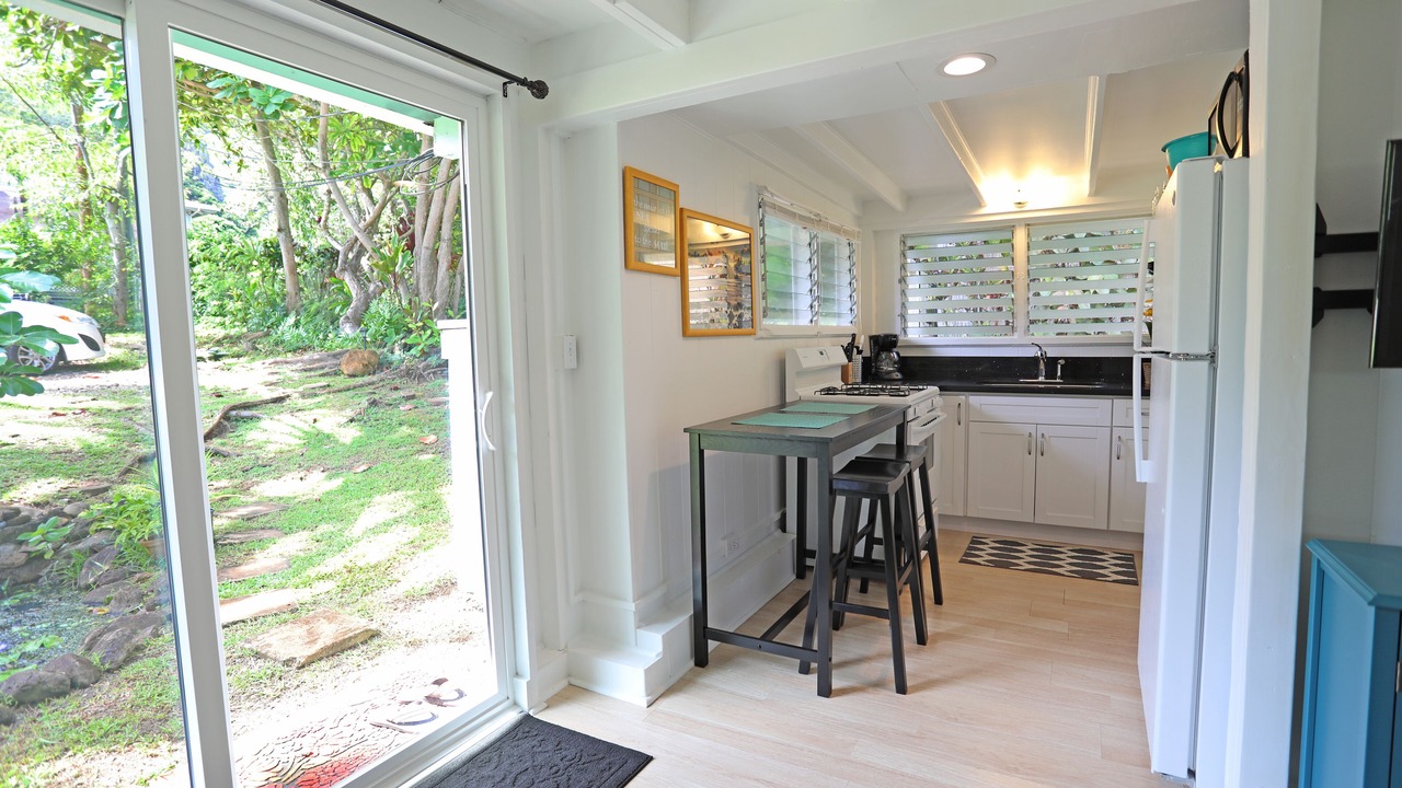 Photo of Kitchen in Ka'a'awa