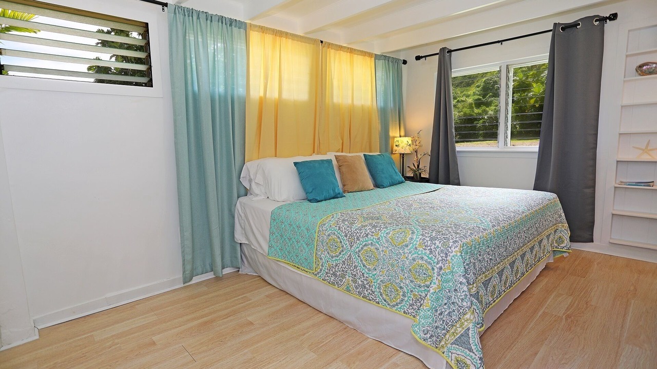 Photo of Bedroom in Ka'a'awa