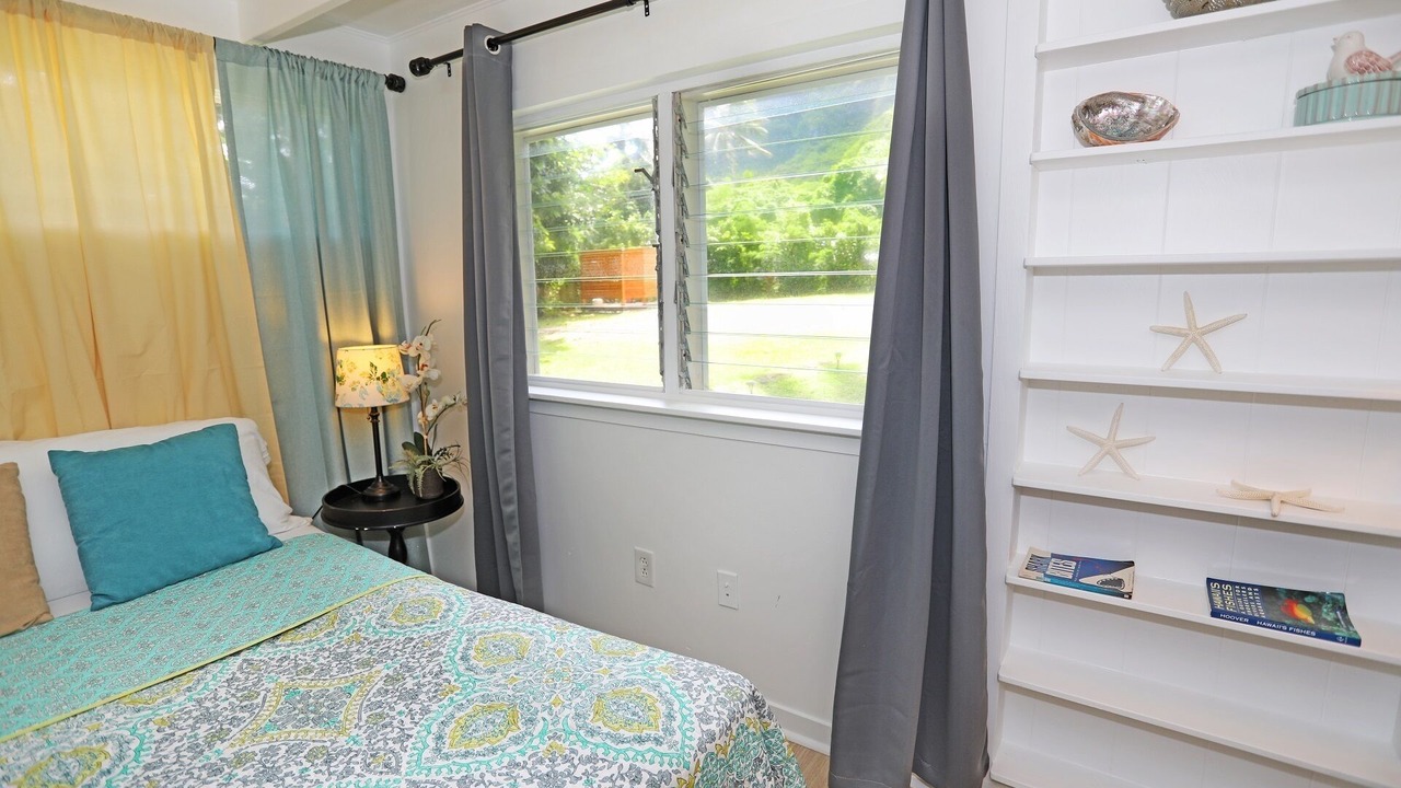 Photo of Bedroom in Ka'a'awa