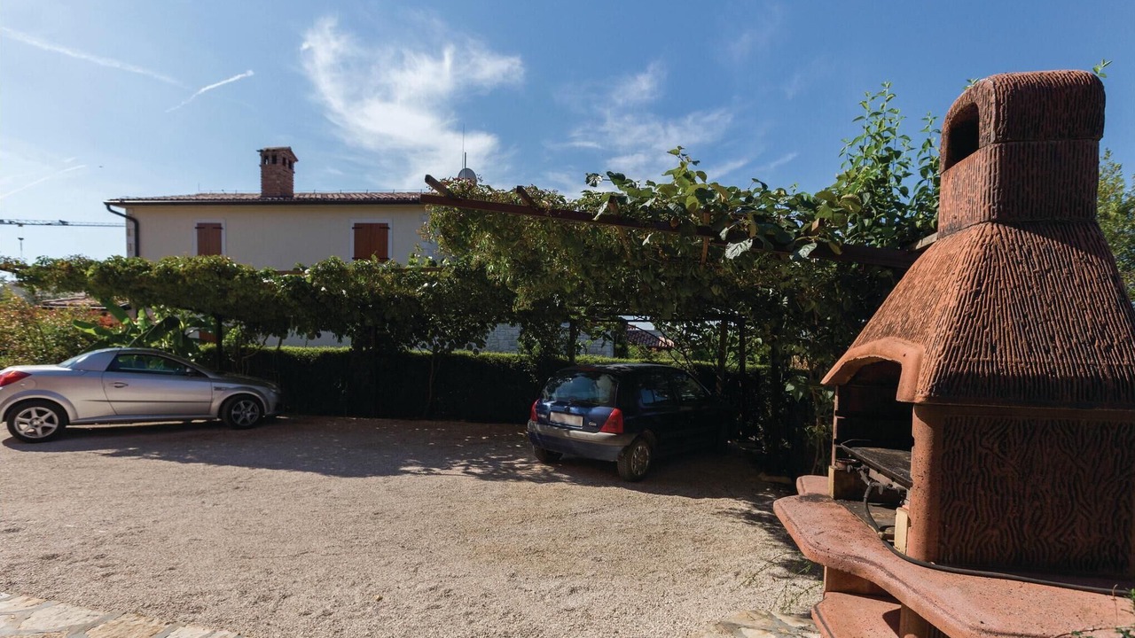 Photo of Others in Vabriga