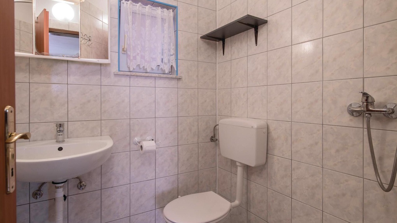 Photo of Bathroom in Peroj