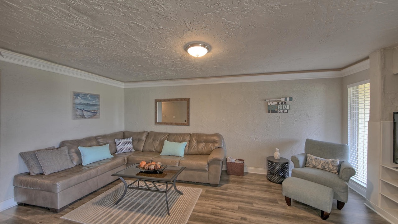 Photo of Livingroom in Point Venture