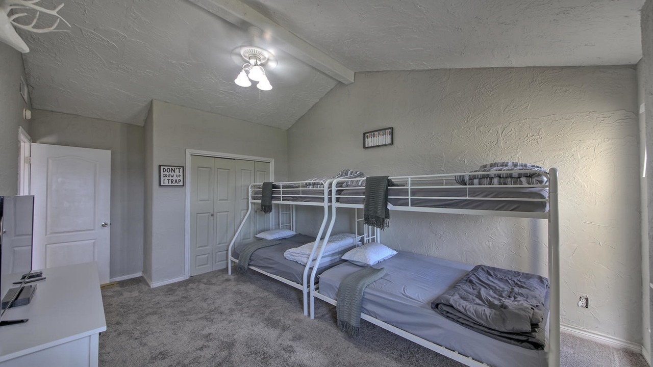 Photo of Bedroom in Point Venture