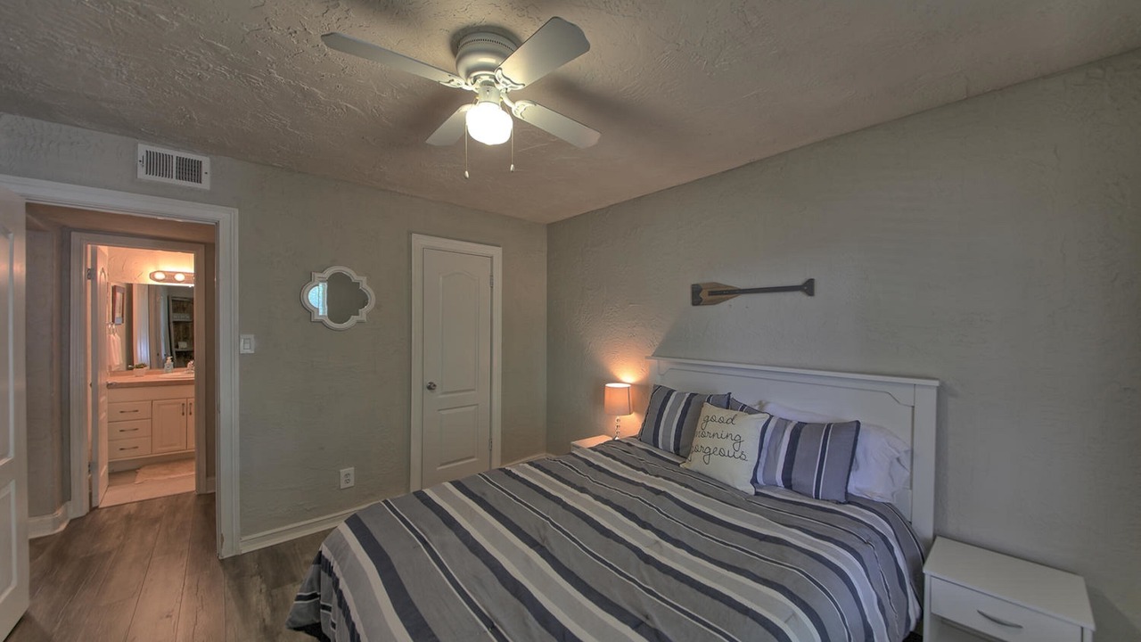Photo of Bathroom in Point Venture