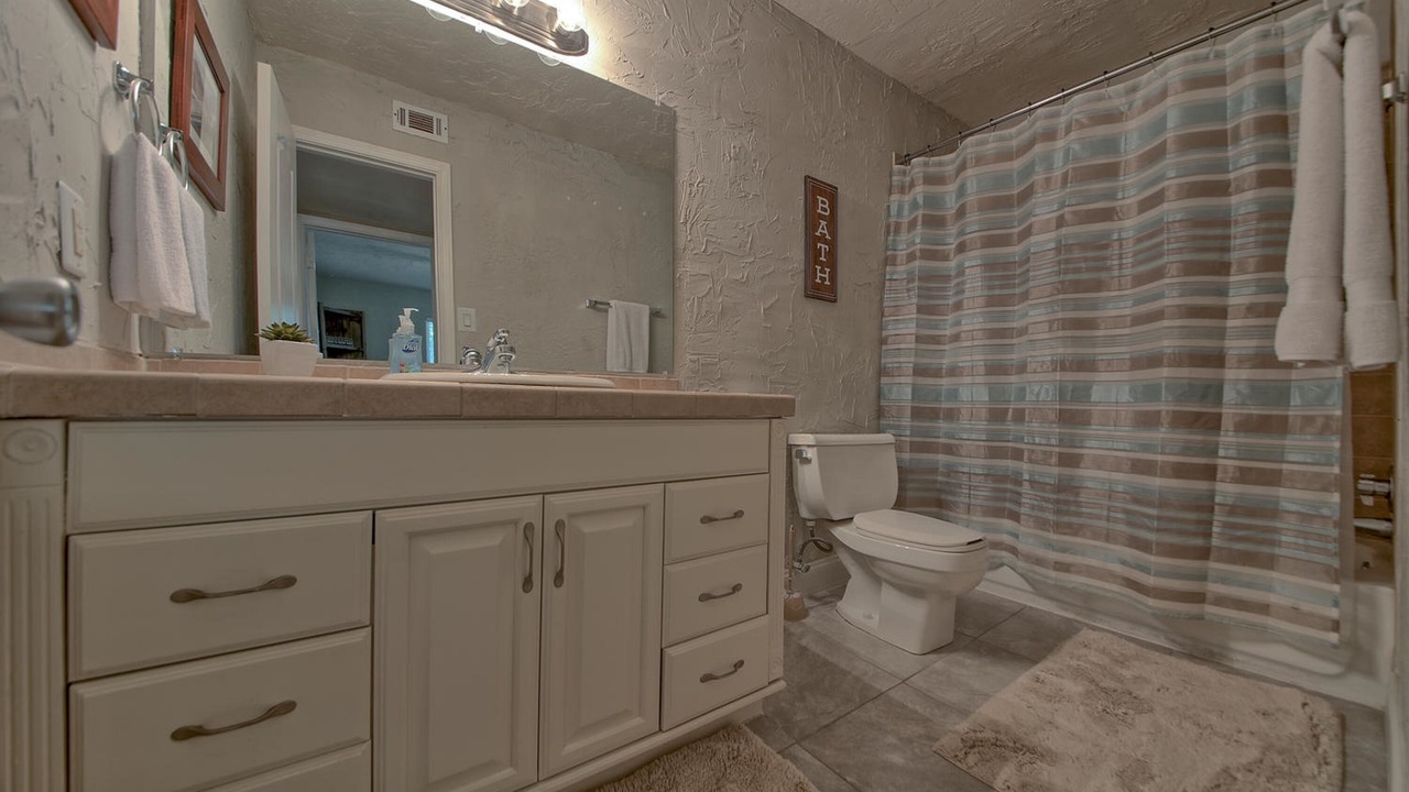 Photo of Bathroom in Point Venture