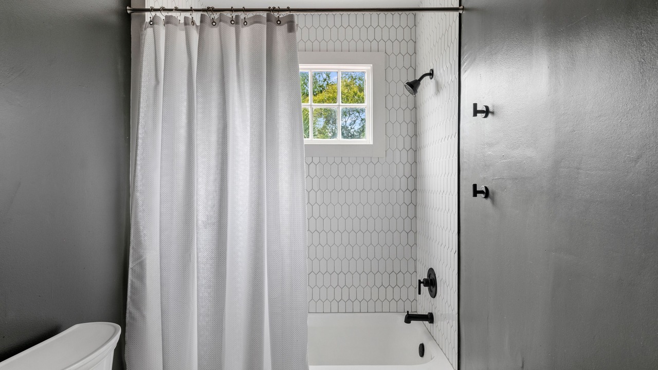 Photo of Bathroom in Cannonborough Elliotborough