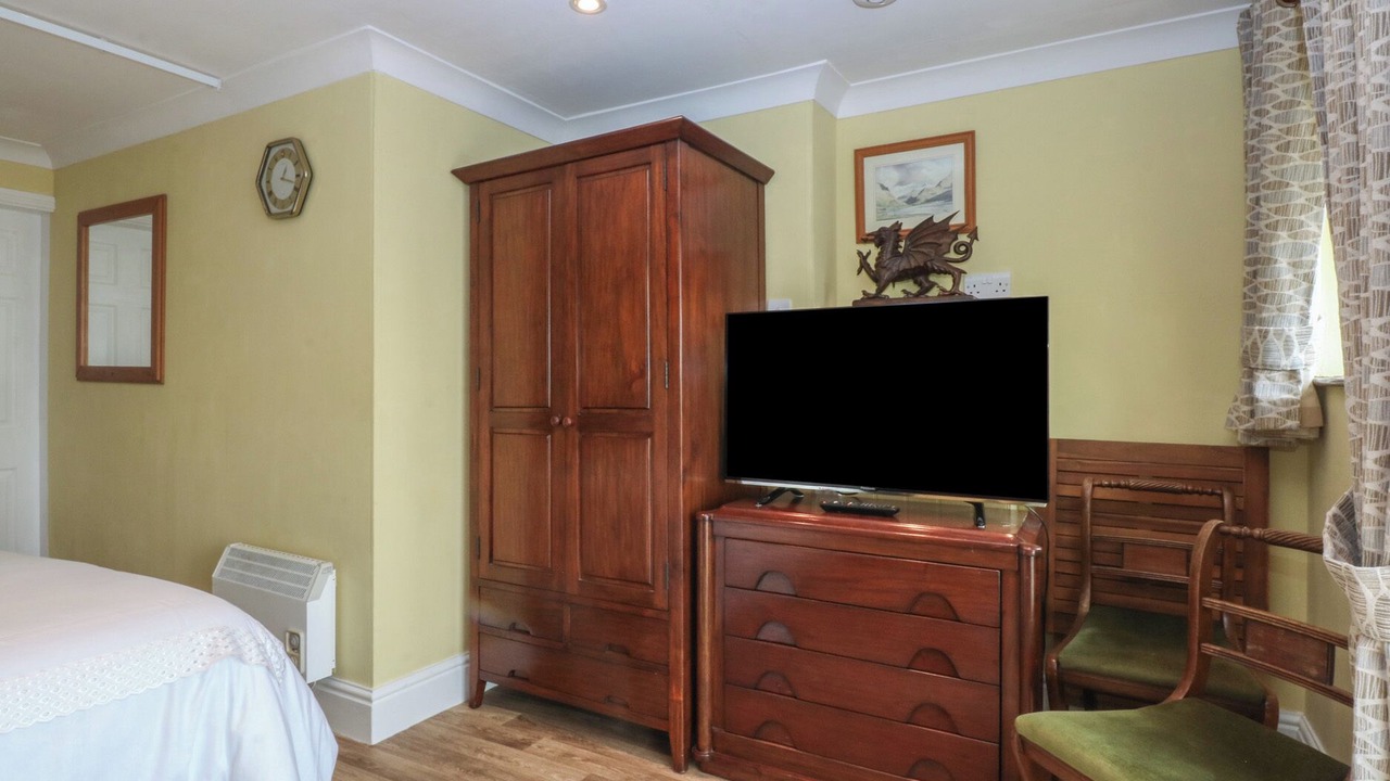 Photo of Bedroom in Llandanwg