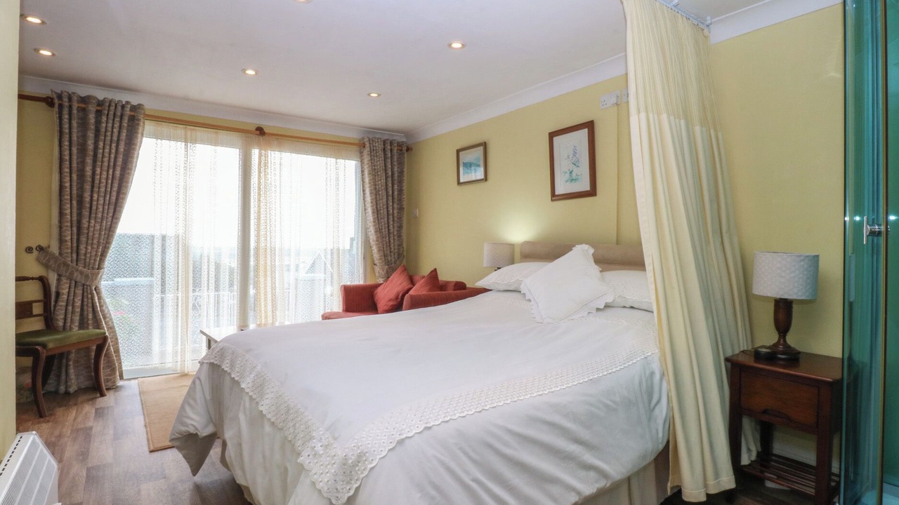 Photo of Bedroom in Llandanwg