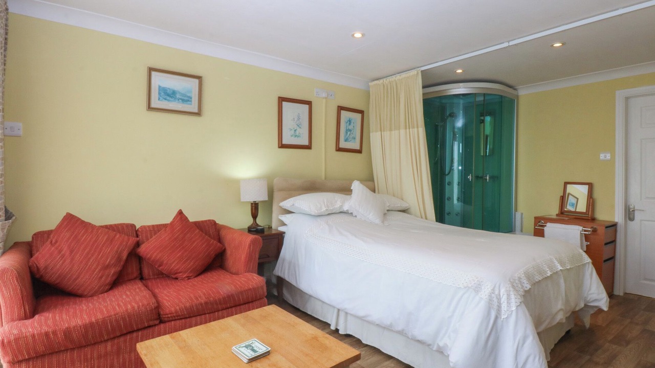 Photo of Bedroom in Llandanwg