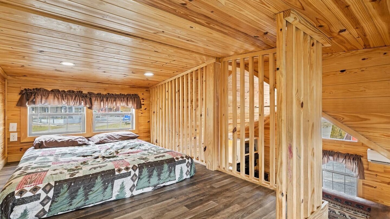 Photo of Bedroom in Dillsboro