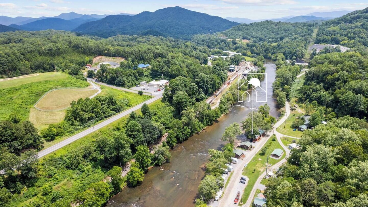 Photo of Outdoor in Dillsboro
