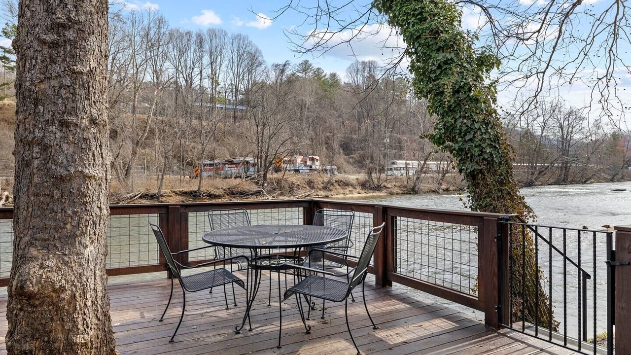 Photo of Outdoor in Dillsboro