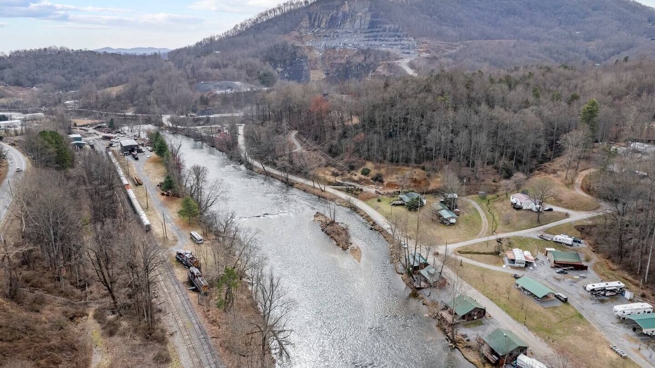 Photo of Outdoor in Dillsboro
