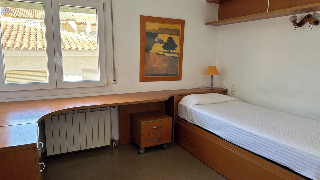 Photo of Bedroom in Roses Town Center