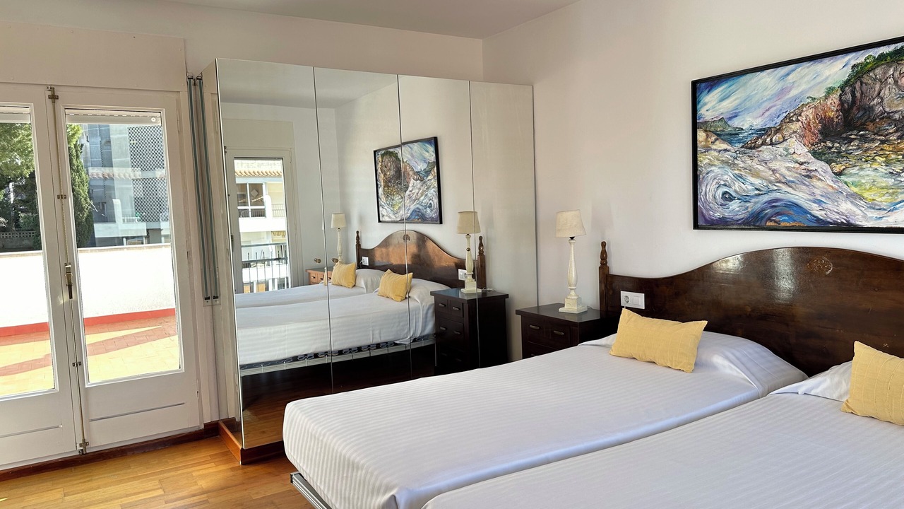 Photo of Bedroom in Roses Town Center