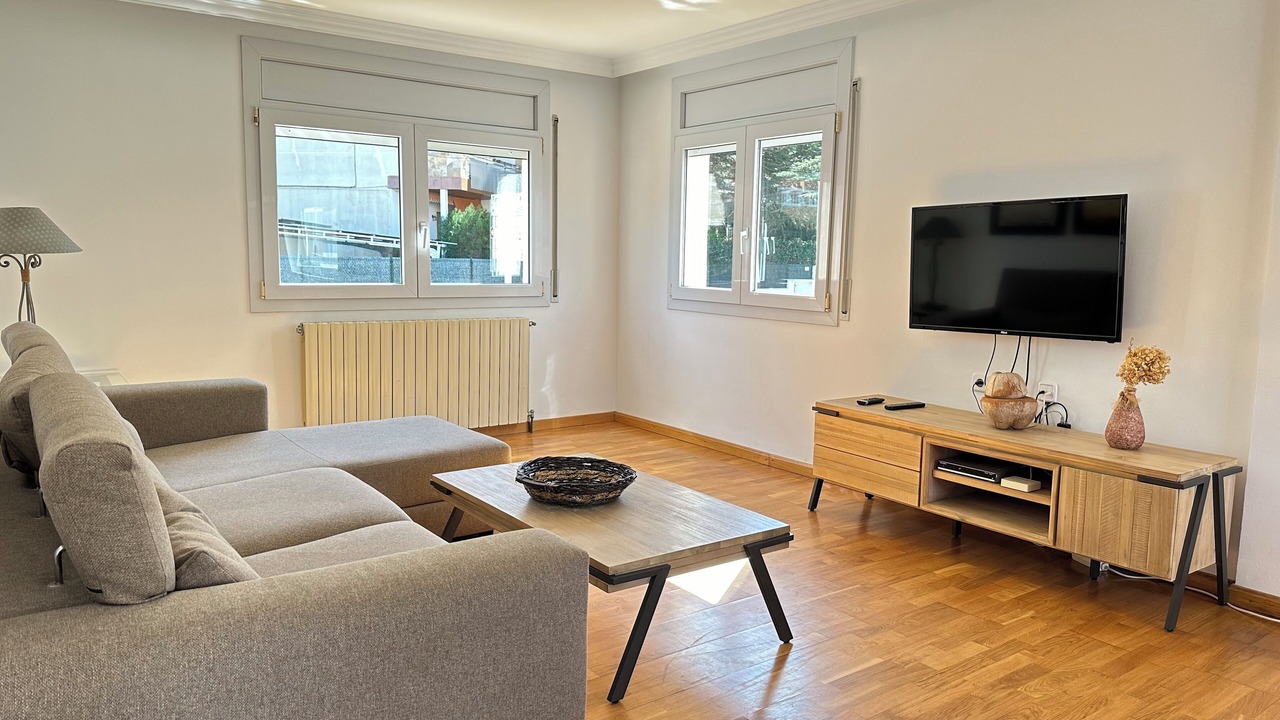 Photo of Livingroom in Roses Town Center