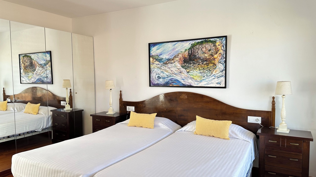 Photo of Bedroom in Roses Town Center
