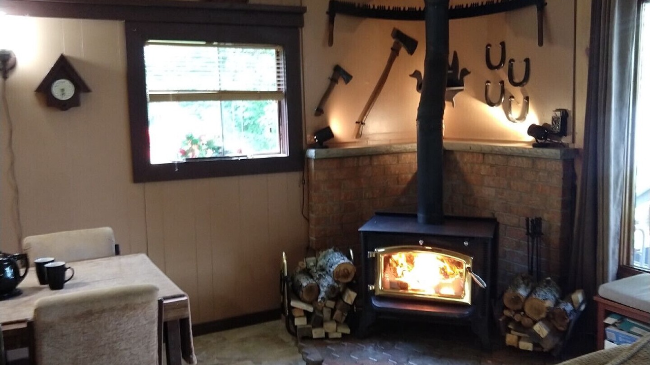 Photo of Bedroom in L'Isle-aux-Allumettes