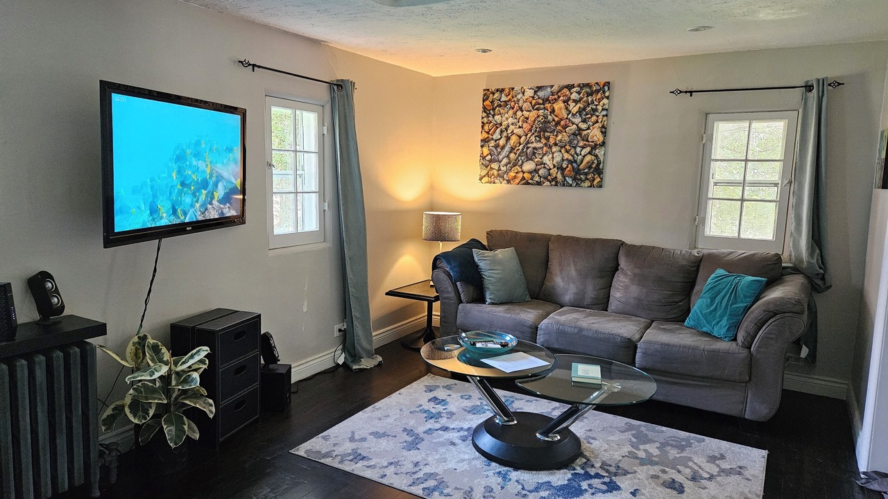 Photo of Livingroom in Sarnia