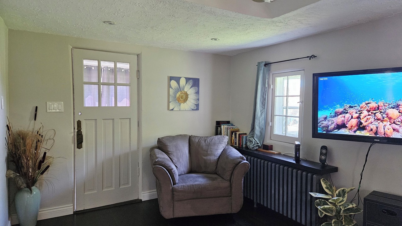 Photo of Livingroom in Sarnia