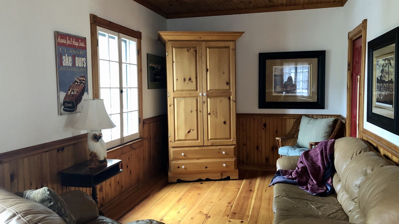 Photo of Livingroom in Port Carling