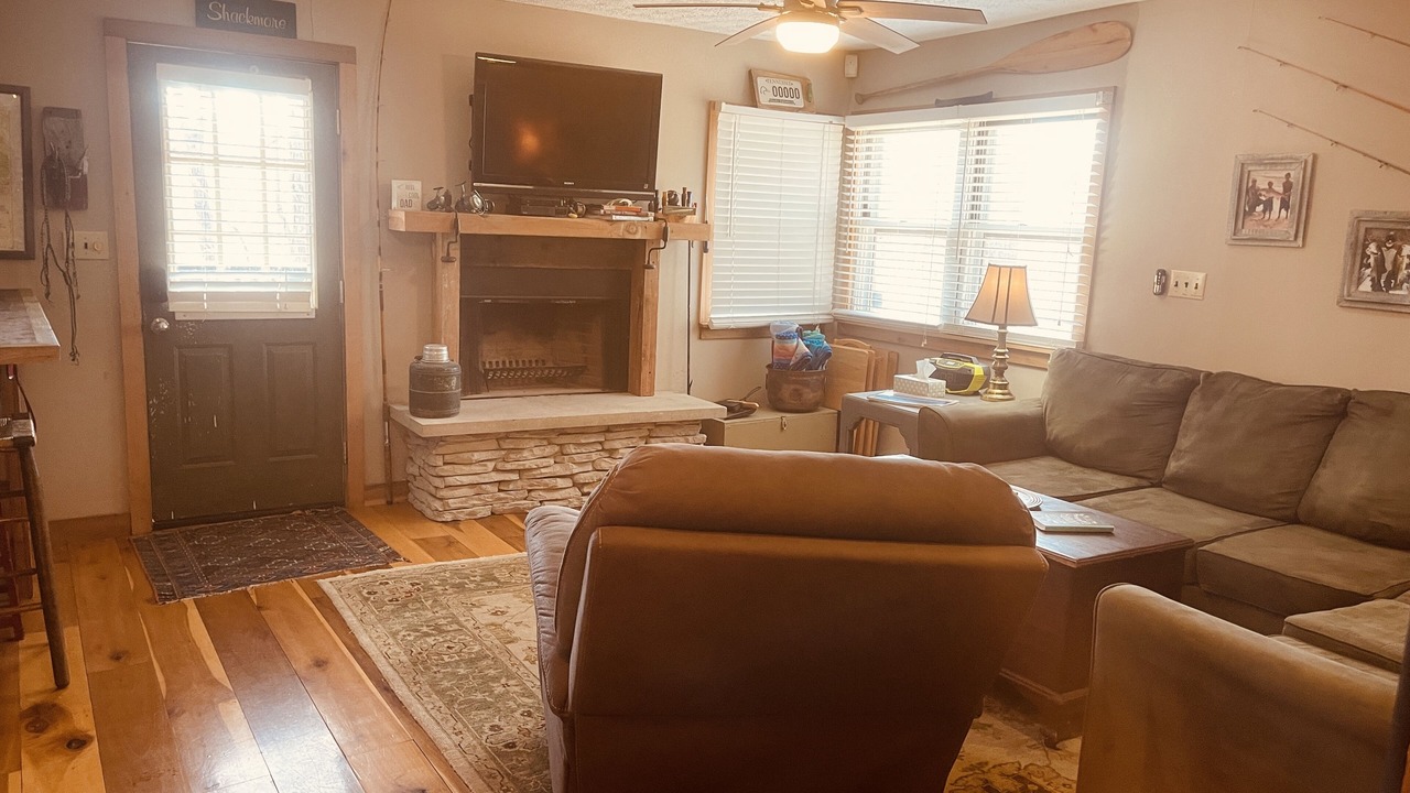 Photo of Livingroom in Big Rock