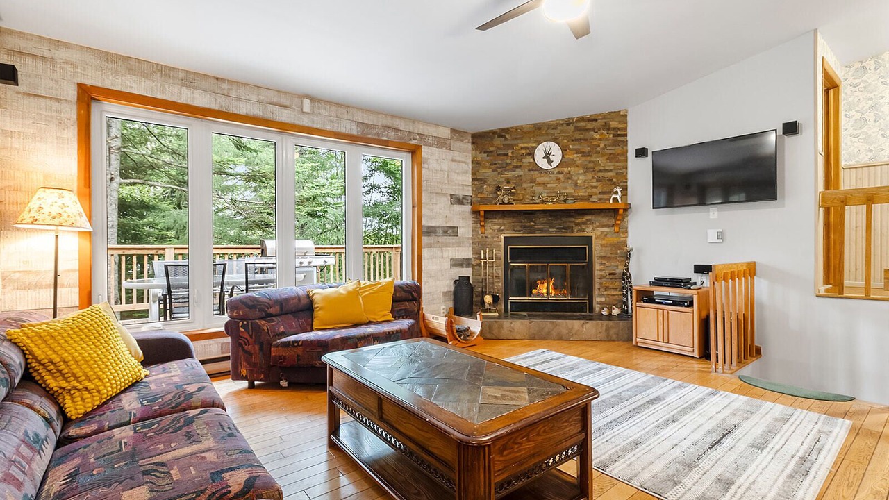 Photo of Livingroom in Lac-Superieur