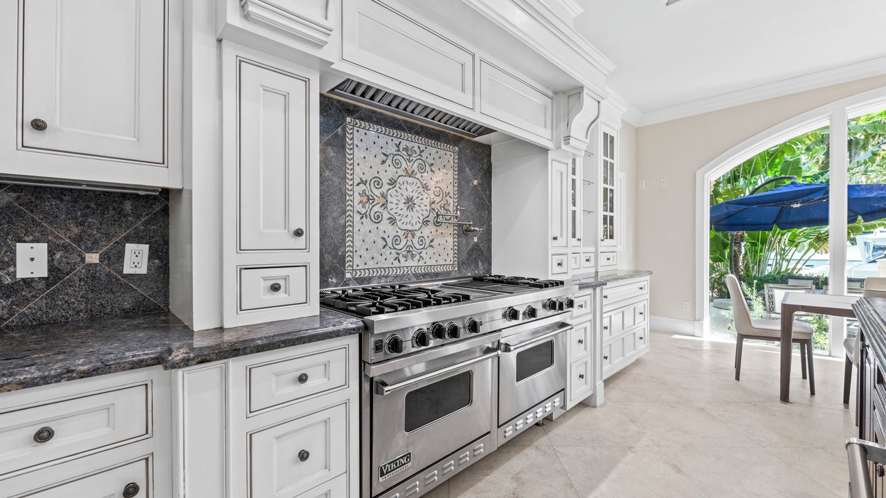 Photo of Kitchen in Las Olas Isles