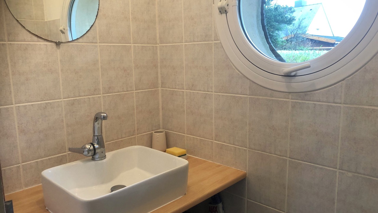 Photo of Bathroom in Tredrez-Locquemeau