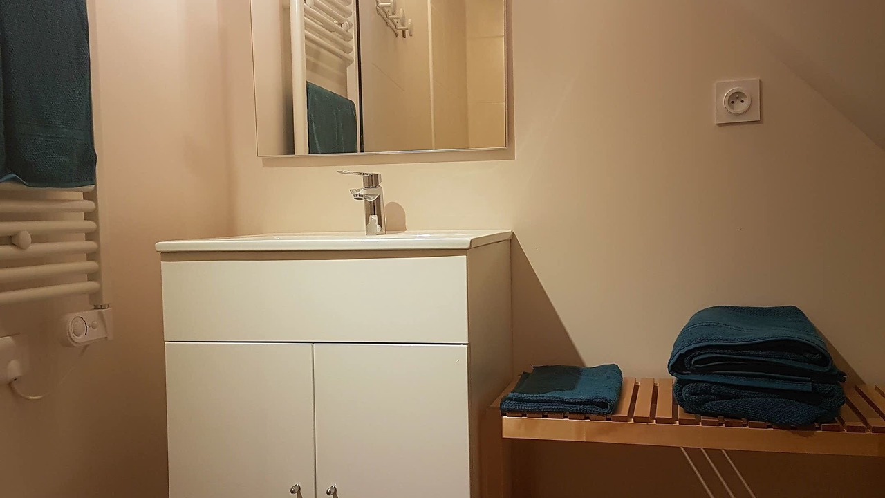 Photo of Bathroom in Tredrez-Locquemeau