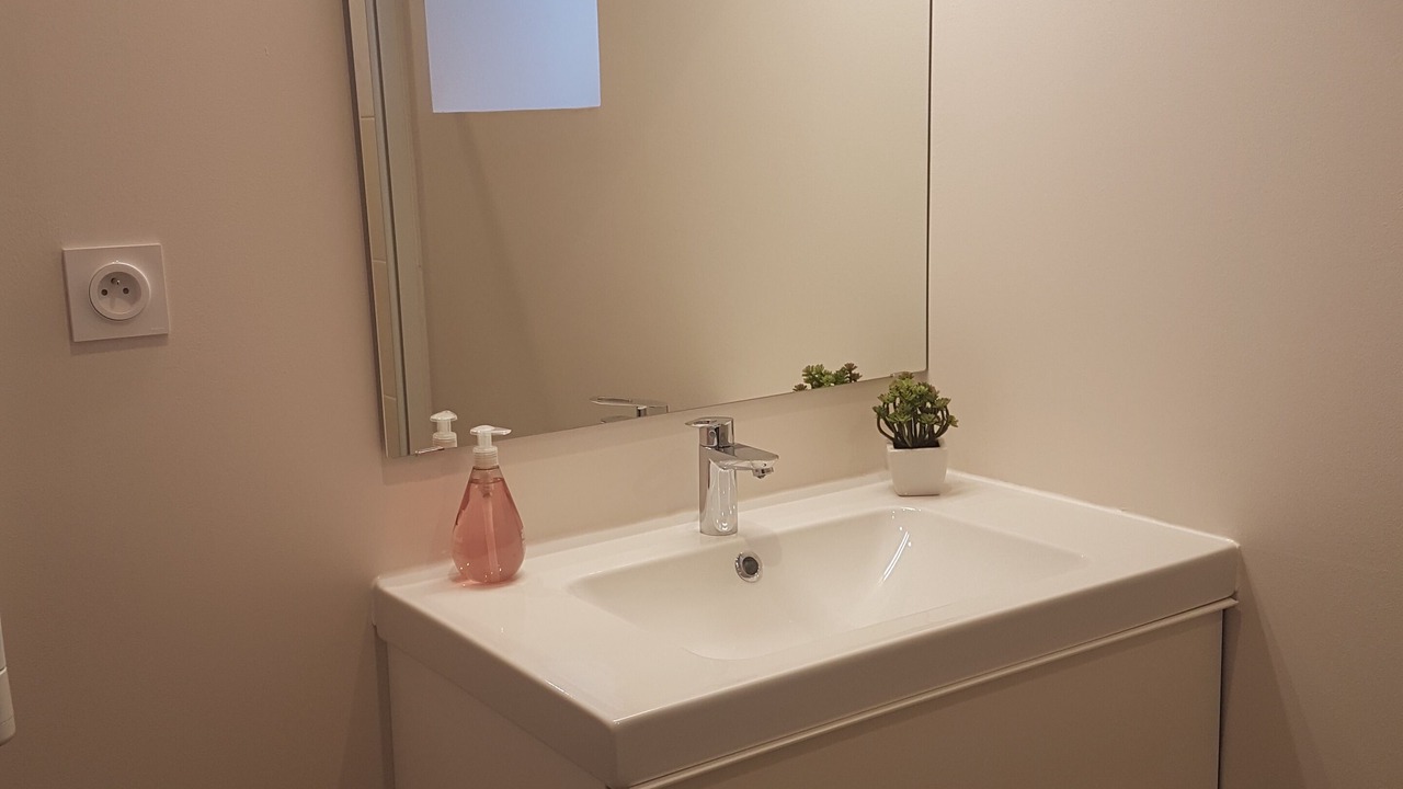 Photo of Bathroom in Tredrez-Locquemeau