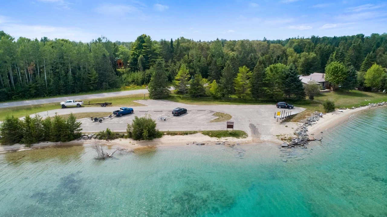 Photo of Outdoor in Carp Lake