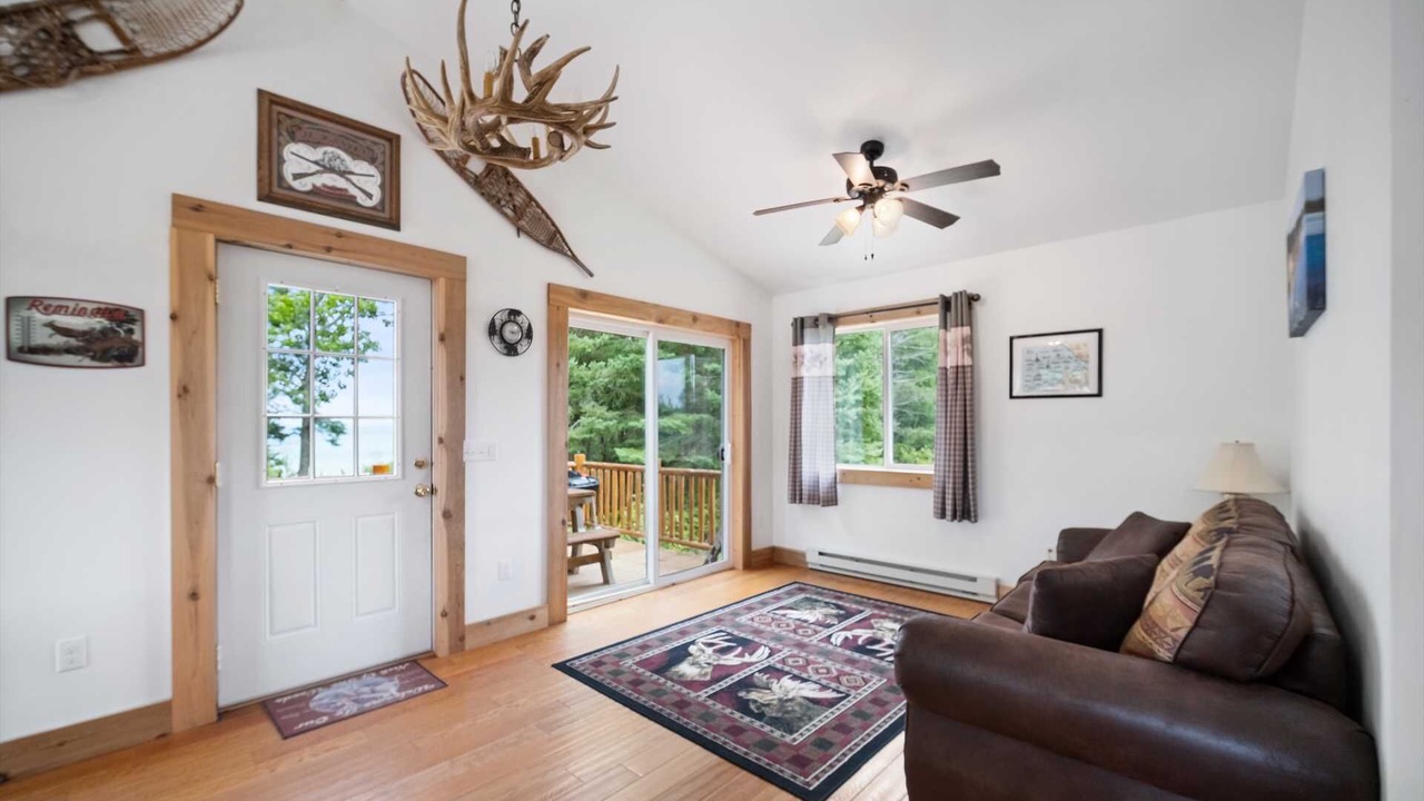 Photo of Livingroom in Carp Lake