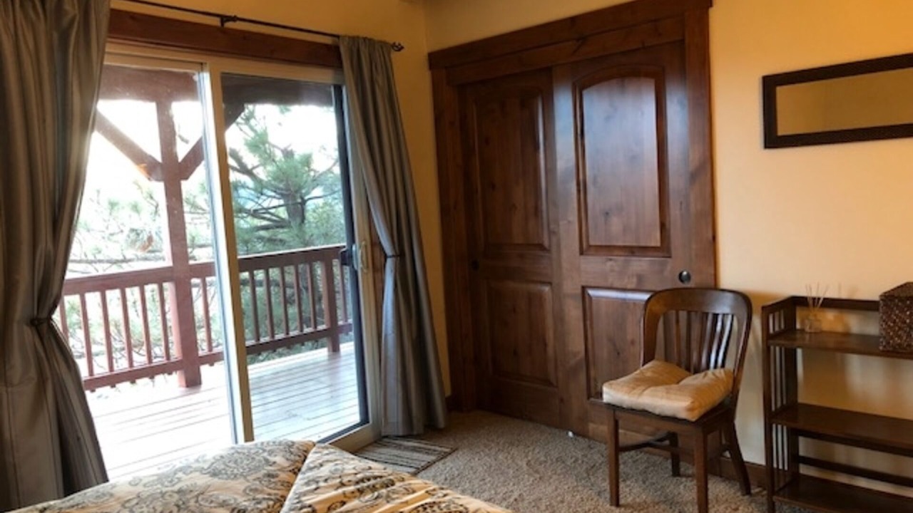 Photo of Bedroom in Lake Arrowhead