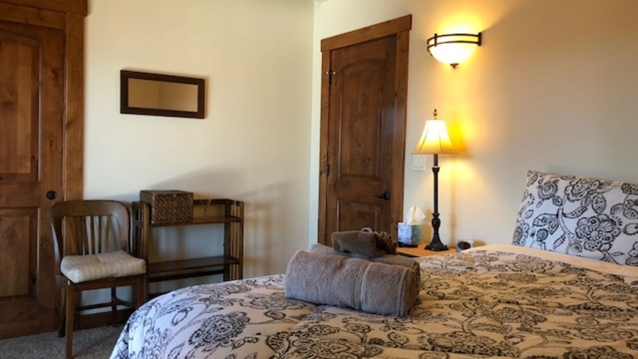 Photo of Bedroom in Lake Arrowhead