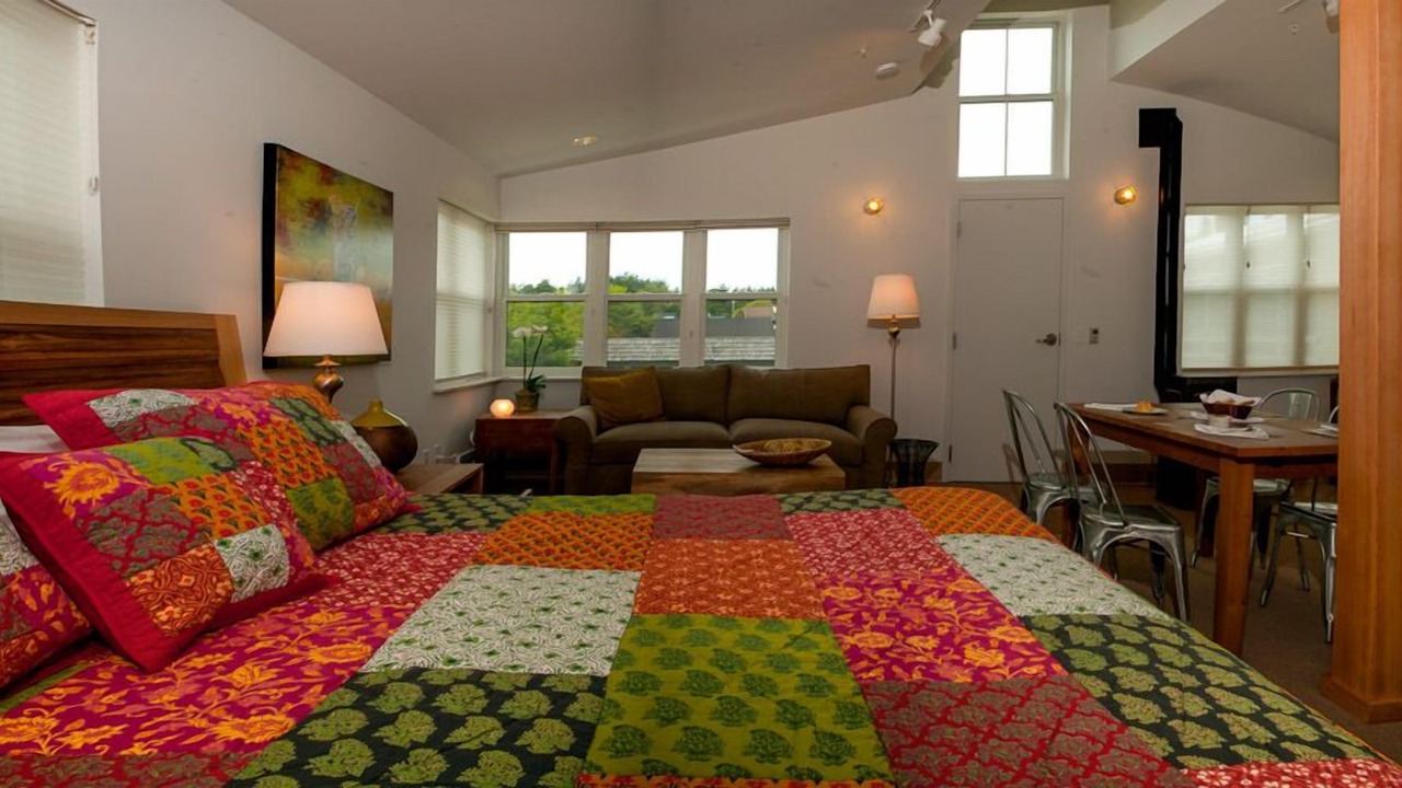 Photo of Others in Eastsound