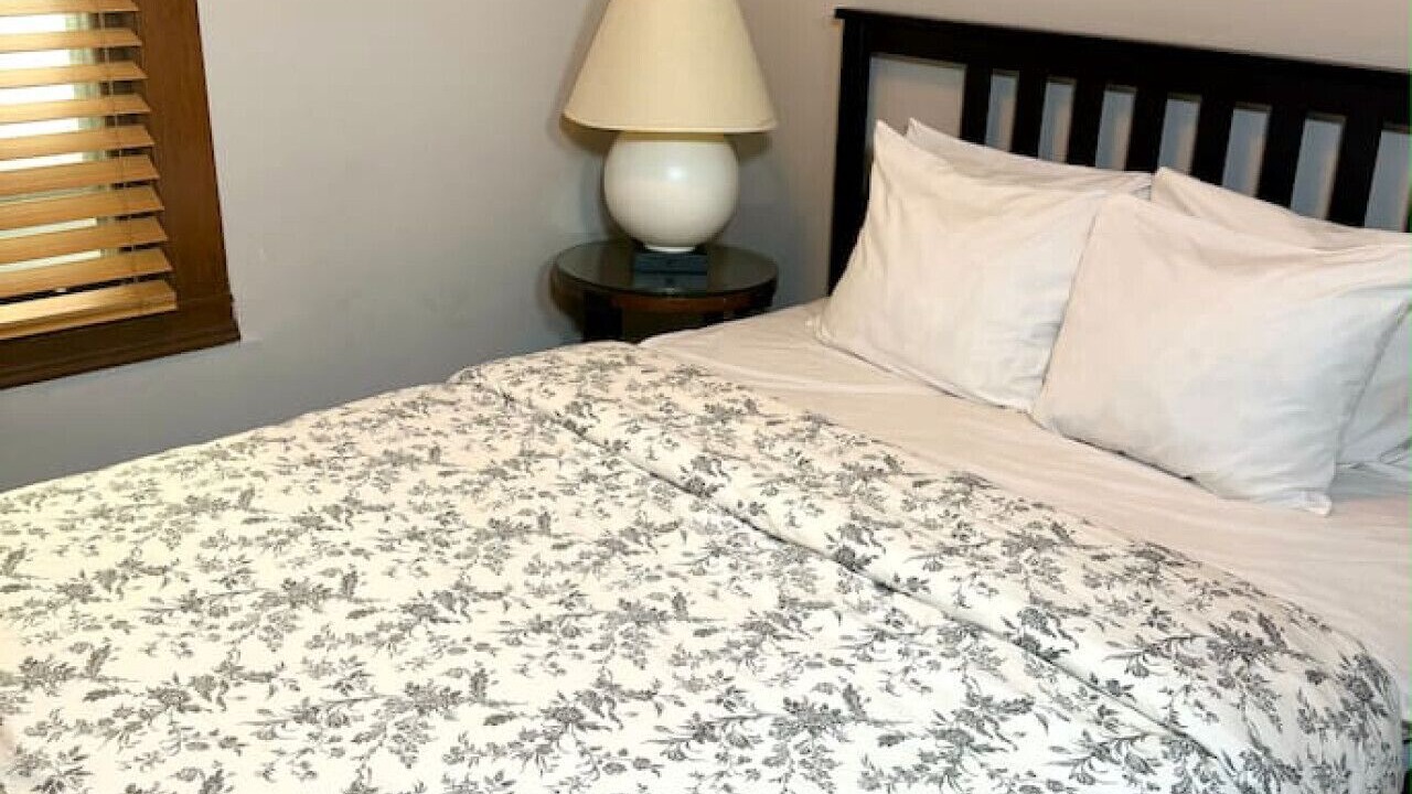 Photo of Bedroom in Detroit - Shoreway