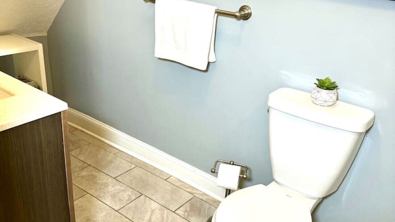 Photo of Bathroom in Detroit - Shoreway