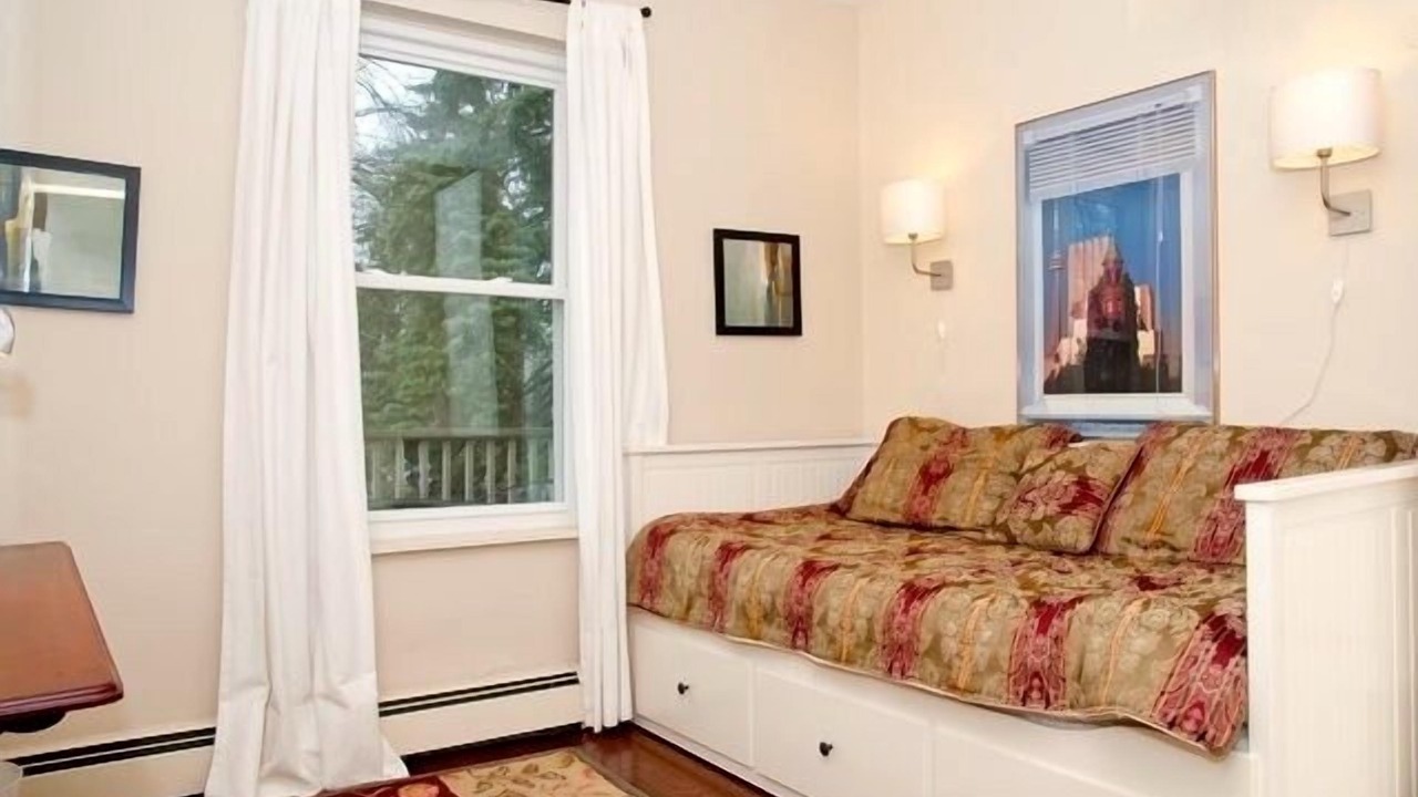 Photo of Bedroom in Roncesvalles Village